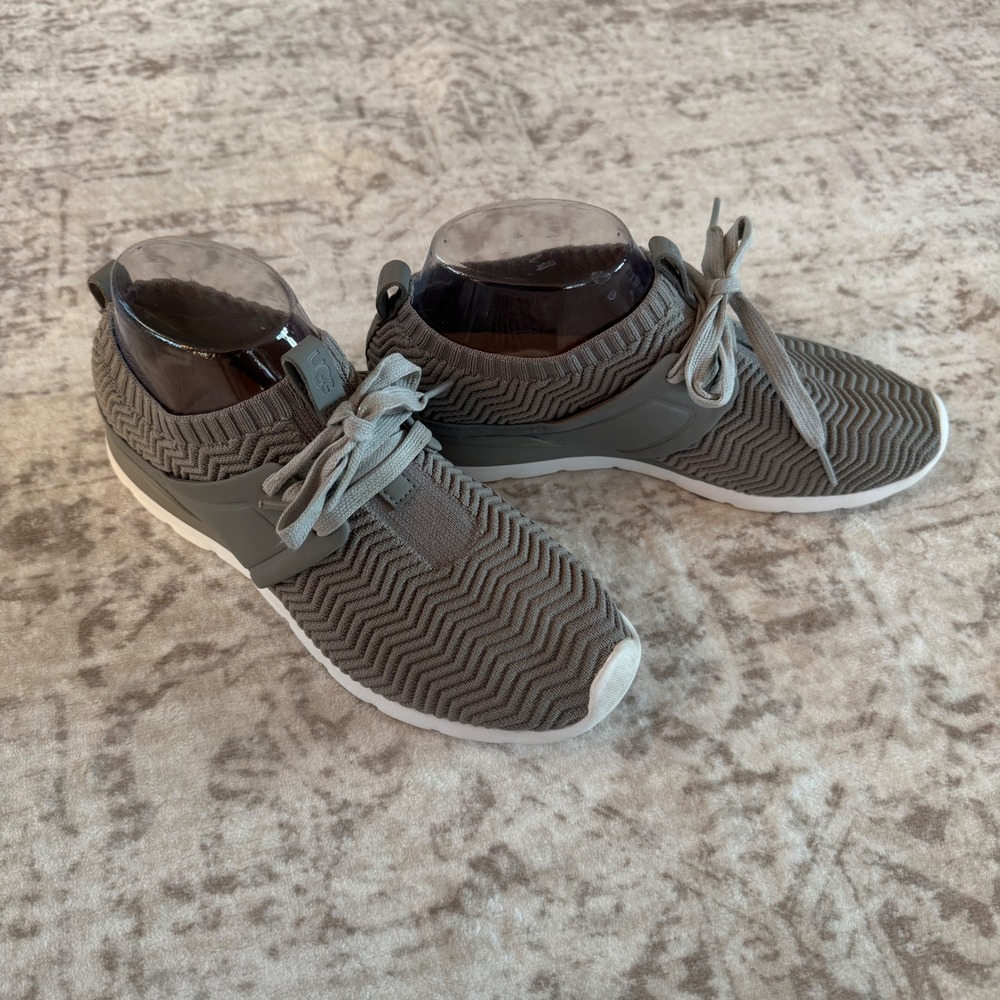 UGG Willow Gray Knit Slip On Sneakers Athletic Shoes Size‎ 6.5